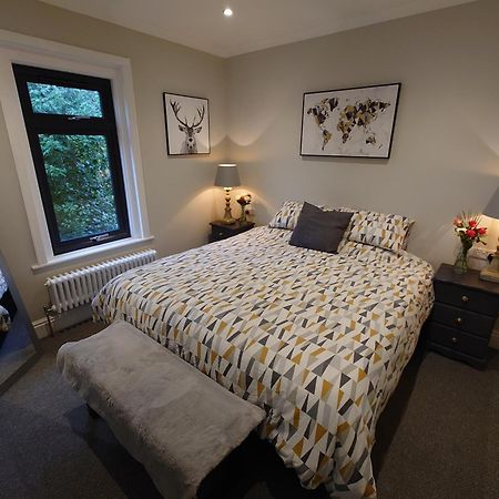 Newly Renovated 2-Bed Bungalow Bath Exterior photo
