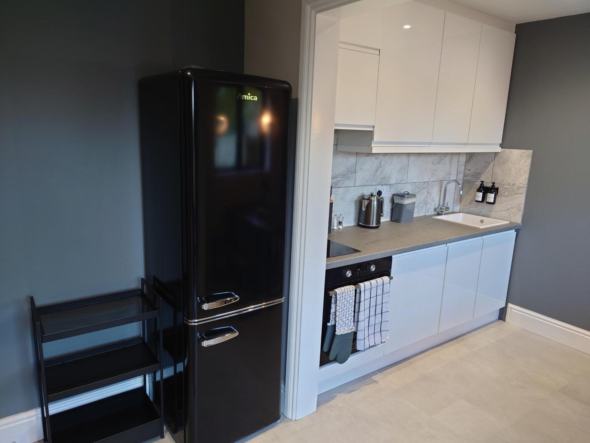 Newly Renovated 2-Bed Bungalow Bath Exterior photo