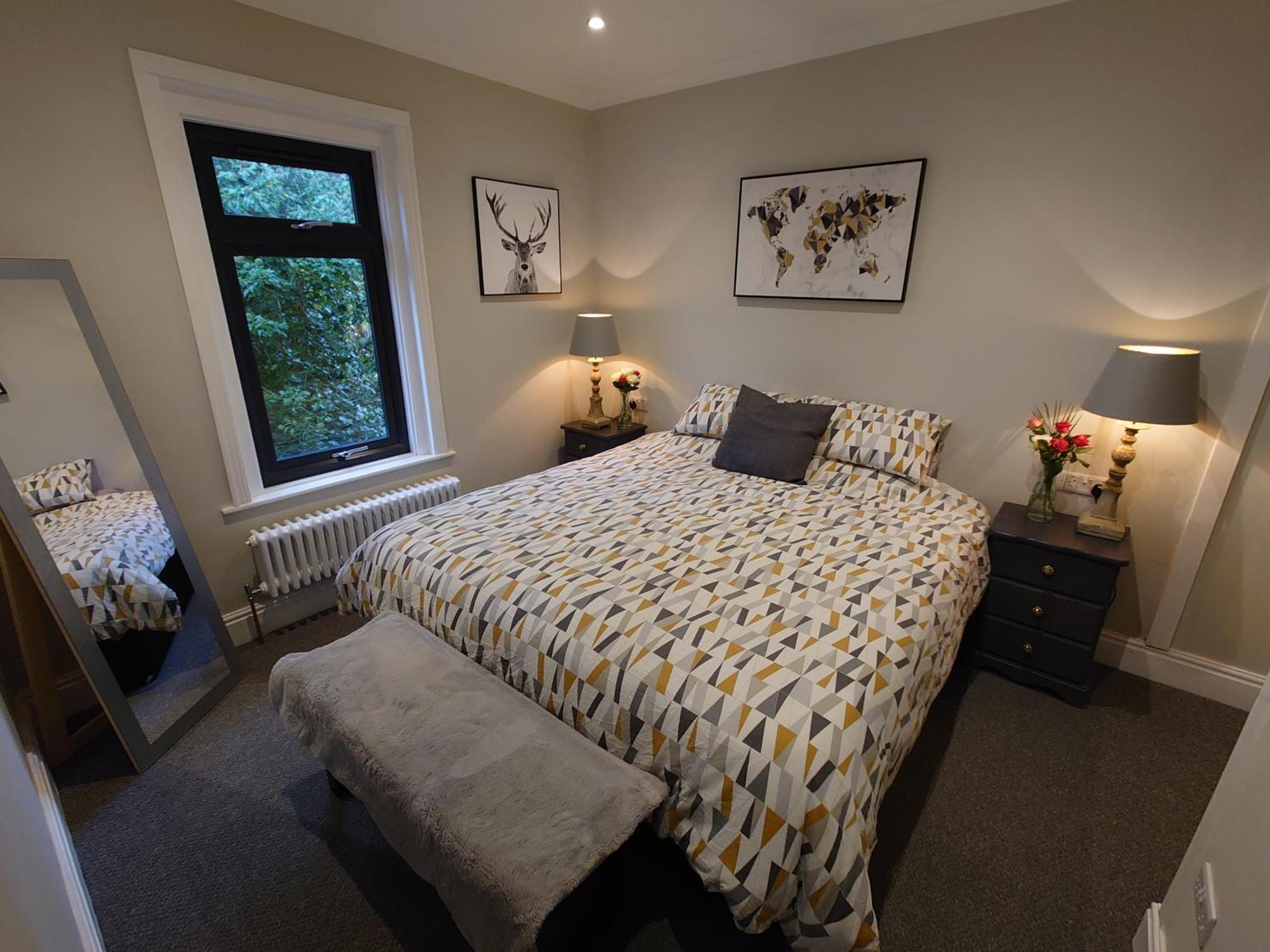 Newly Renovated 2-Bed Bungalow Bath Exterior photo